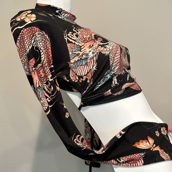 G Mini U.S.A  Long Sleeve Dragon Butterfly Crop Top - Picture 9 of 13